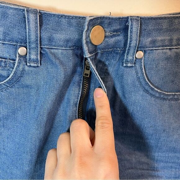 ✨ Princess Polly Women’s Distressed Denim Shorts 2 - Picture 3 of 10